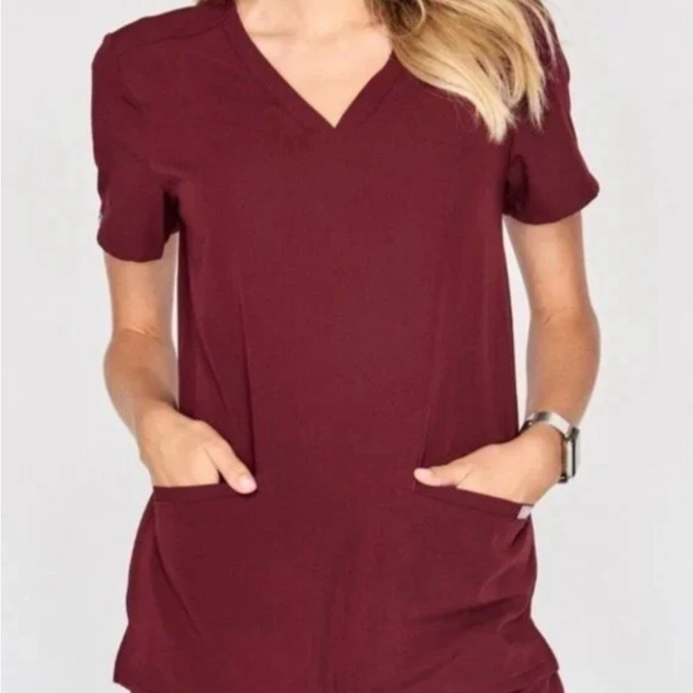 FIGS Burgundy Technical Collection Scrub Top Women’s Size L V-Neck